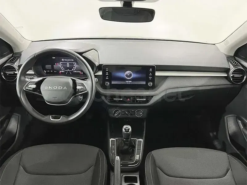 Usado Skoda Fabia Selection 95 CV (69 kW) 2025 Negro Utilitario