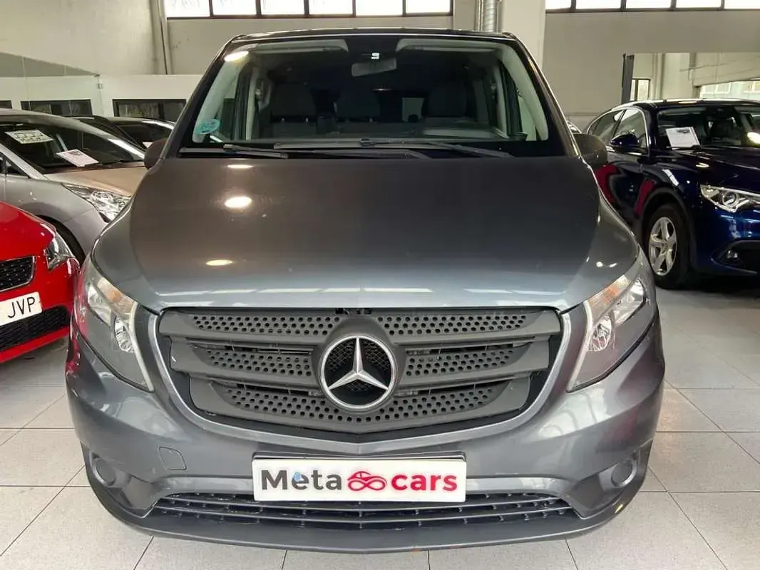 Usado Mercedes Vito 136 CV (100 kW) 2016 Gris Van