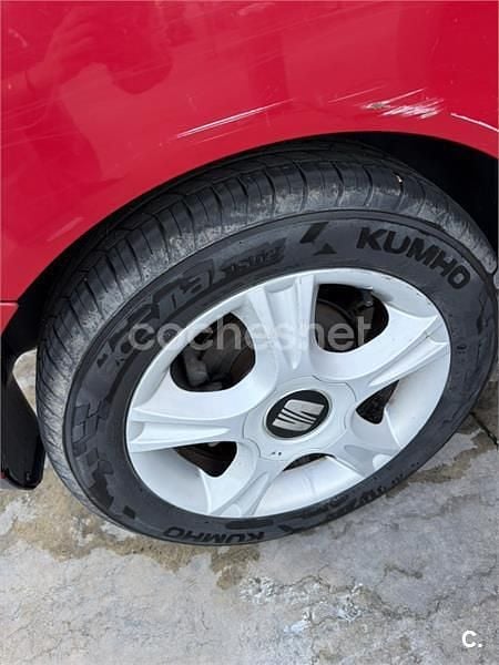 Usado Seat Ibiza 100 CV (73 kW) 2004 Rojo Utilitario