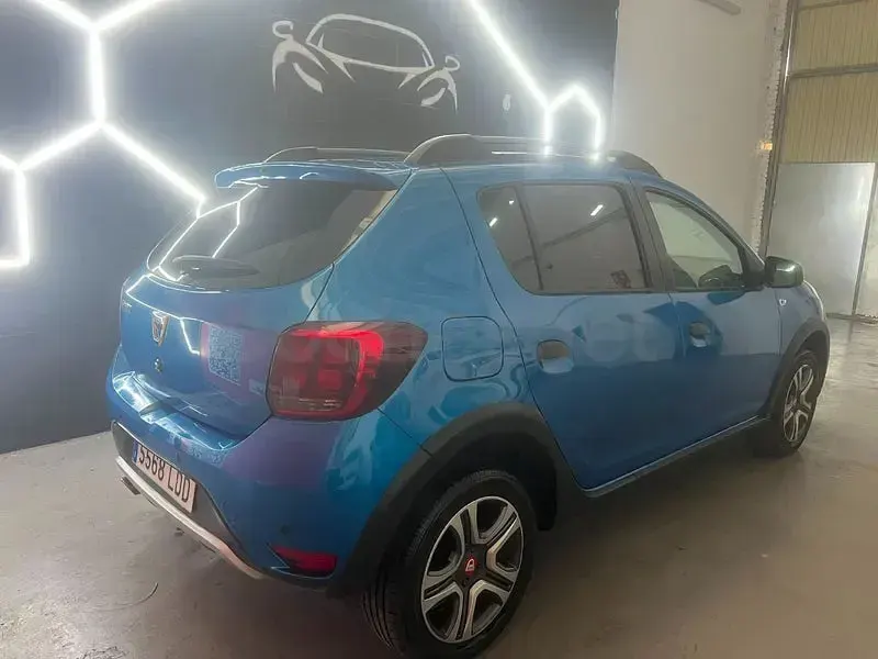 Usado Dacia Sandero Essentiel 95 CV (69 kW) 2019 Azul Berlina