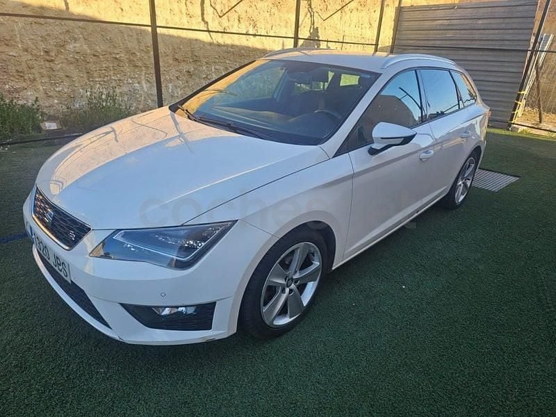 Usado Seat Leon FR 150 CV (110 kW) 2016 Blanco Familiar