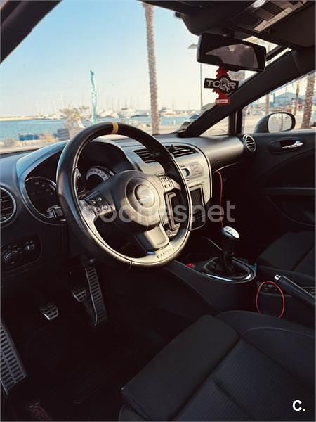 Usado Seat Leon CUPRA 240 CV (176 kW) 2008 Negro Utilitario