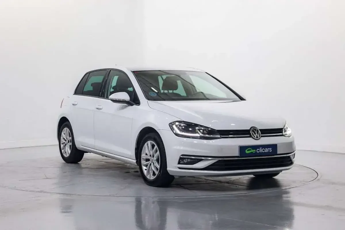 Usado VW Golf VII Advance 116 HP (85 kW) 2019 Branco Citadino