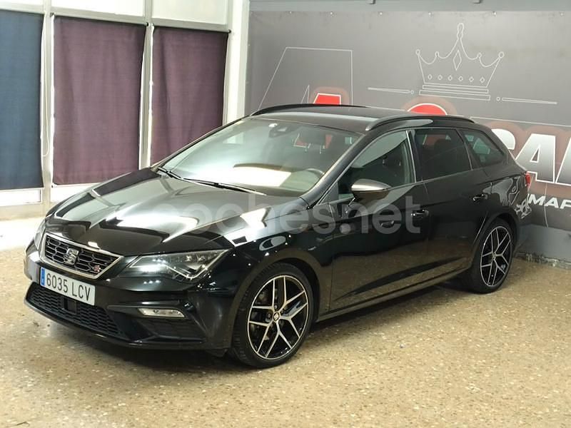 Usado Seat Leon FR 150 CV (110 kW) 2019 Negro Familiar