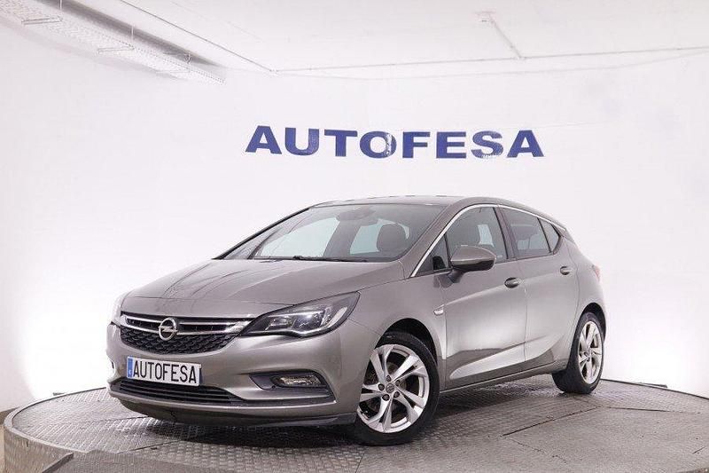 Usado Opel Astra Dynamic 150 CV (110 kW) 2016 Marron Utilitario