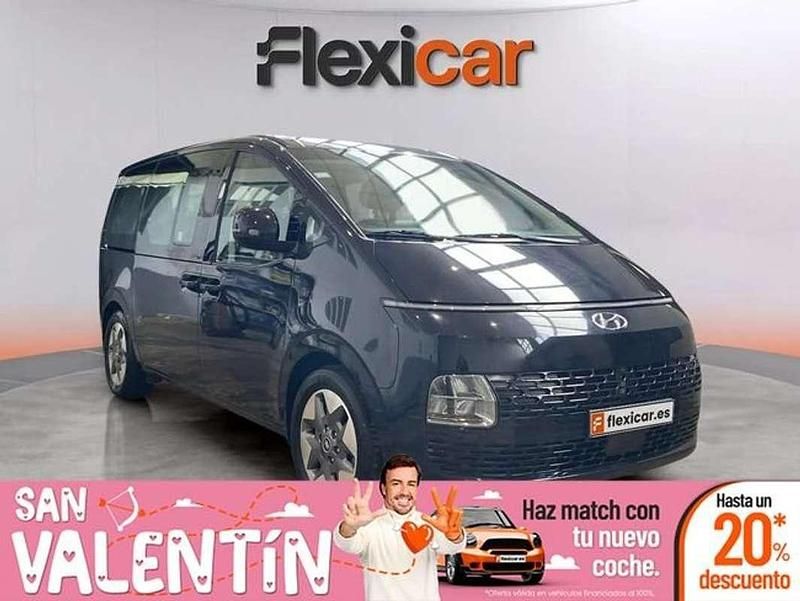 Usado Hyundai Staria 177 CV (130 kW) 2023 Azul Monovolumen