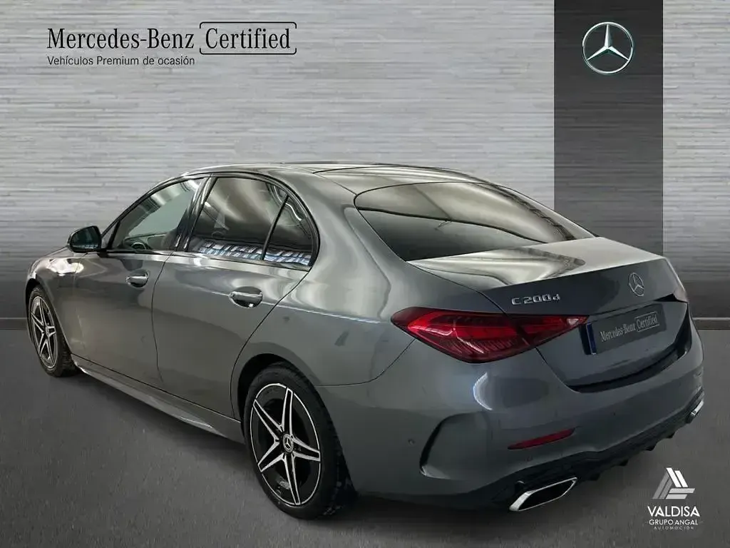 Usado Mercedes C200 AMG line 163 CV (119 kW) 2025 Gris Berlina