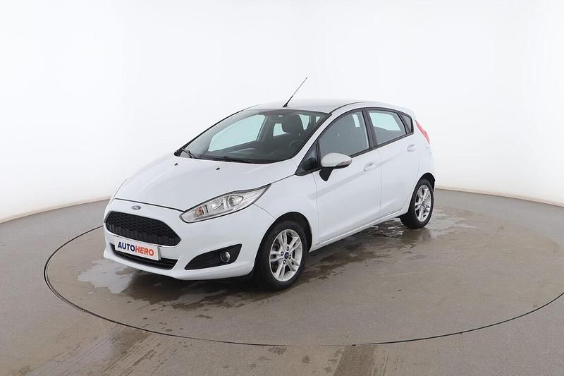 Usado Ford Fiesta Trend 82 CV (60 kW) 2016 Blanco Utilitario