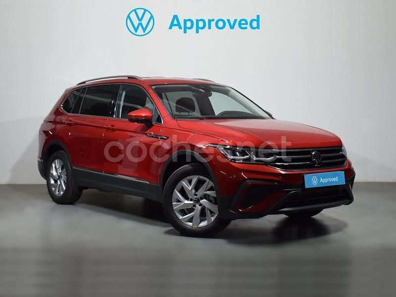Rojo Usado 2024 VW Tiguan Allspace Life SUV | 40.699 € (Caro) - Imagen 1/4