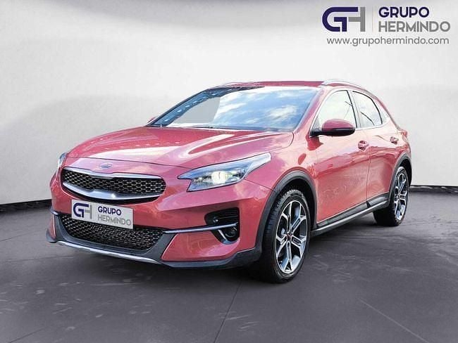 Usado Kia XCeed 136 HP (100 kW) 2022 Vermelho SUV
