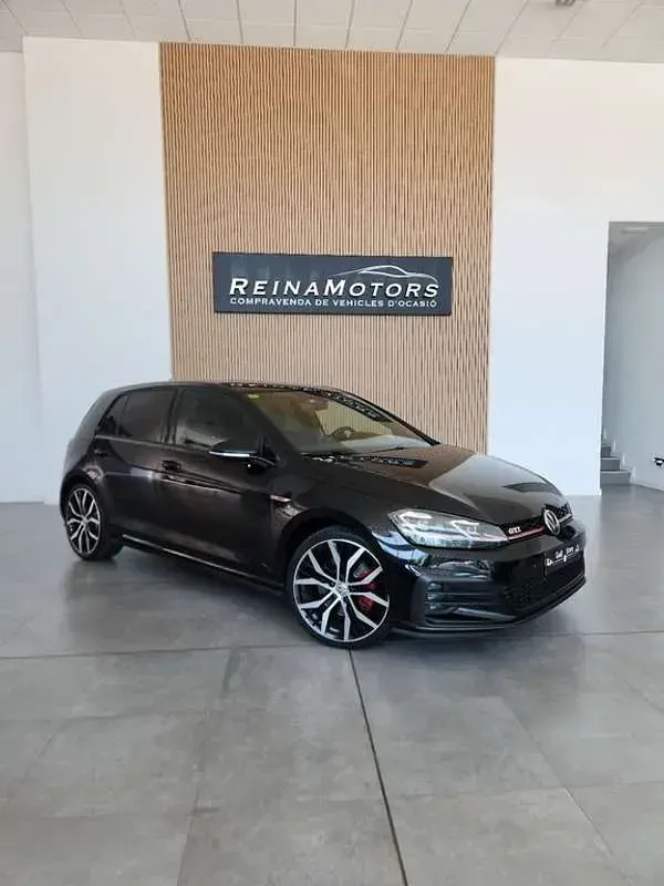 Usado VW Golf VII GTI 245 CV (180 kW) 2018 Negro Utilitario