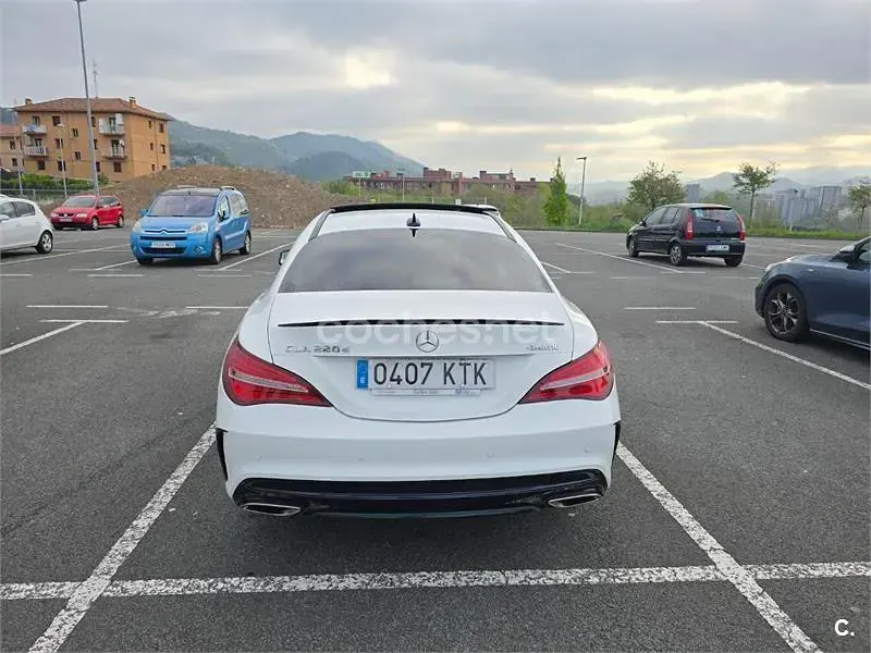 Usado Mercedes CLA220 177 CV (130 kW) 2019 Blanco Berlina