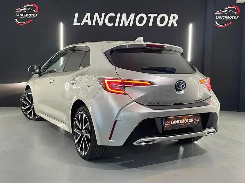 Usado Toyota Corolla Advance 184 CV (135 kW) 2021 Gris / plata Berlina
