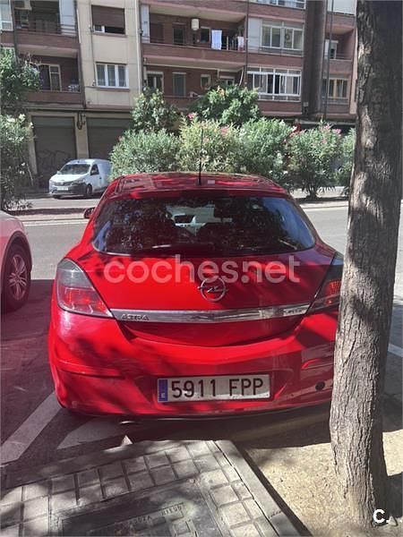 Rojo Usado 2007 Opel Astra GTC Sport Berlina | 3000 € (Precio justo) - Imagen 1/4