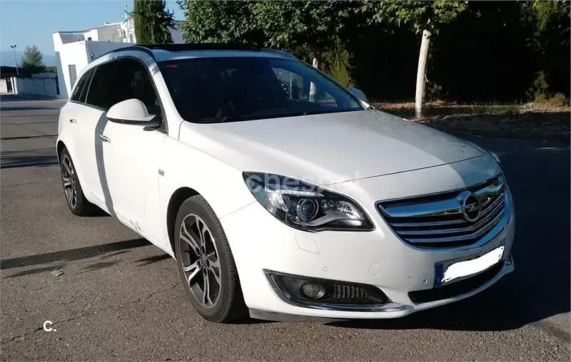 Usado Opel Insignia Excellence 140 CV (102 kW) 2014 Blanco Familiar
