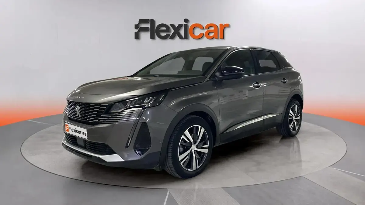 Usado Peugeot 3008 Allure 131 CV (96 kW) 2023 Gris SUV