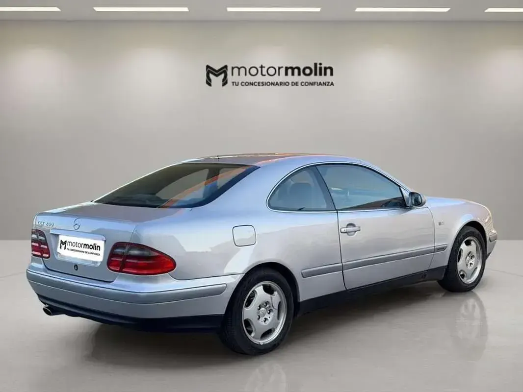 Usado Mercedes CLK200 Elegance 136 CV (100 kW) 2000 Gris Coupe