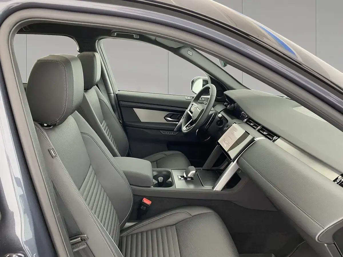Usado Land Rover Discovery Sport SE Dynamic 269 CV (197 kW) 2025 Varesine blue SUV