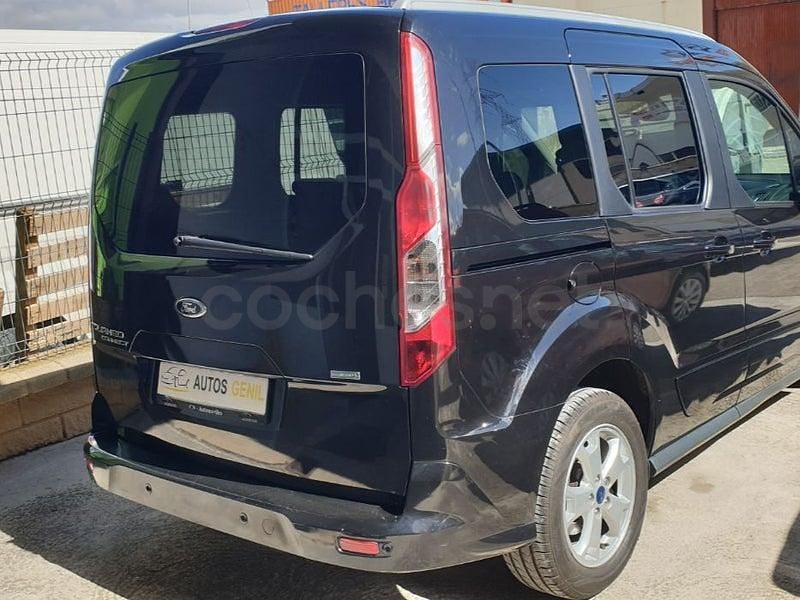 Usado Ford Tourneo Connect Trend 100 CV (73 kW) 2014 Negro Monovolumen