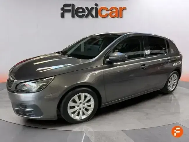 Usado Peugeot 308 Style 130 CV (95 kW) 2020 Gris / plata Berlina