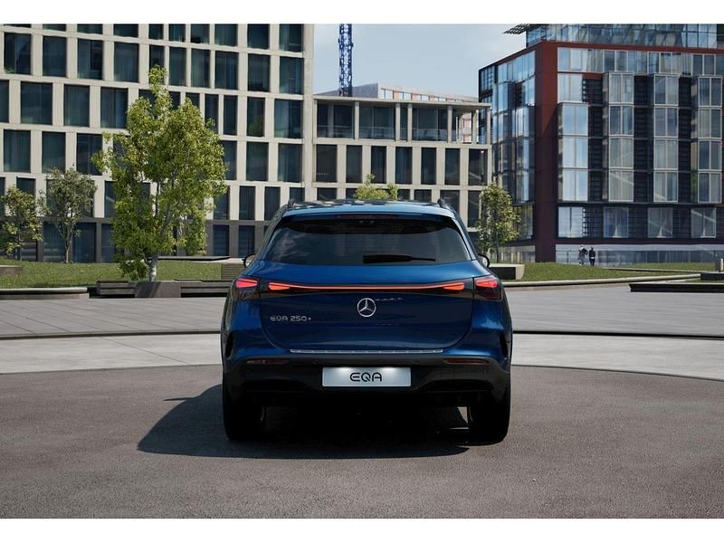 Nuevo Mercedes EQA250+ 139 kW (190 CV) 2025 Azul SUV