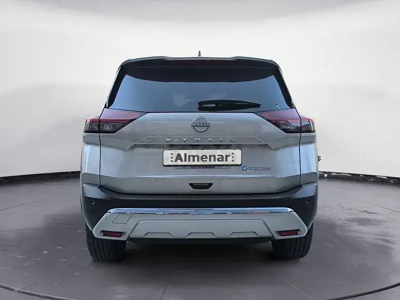 Usado Nissan X-Trail Tekna 204 CV (150 kW) 2025 Gris / plata SUV