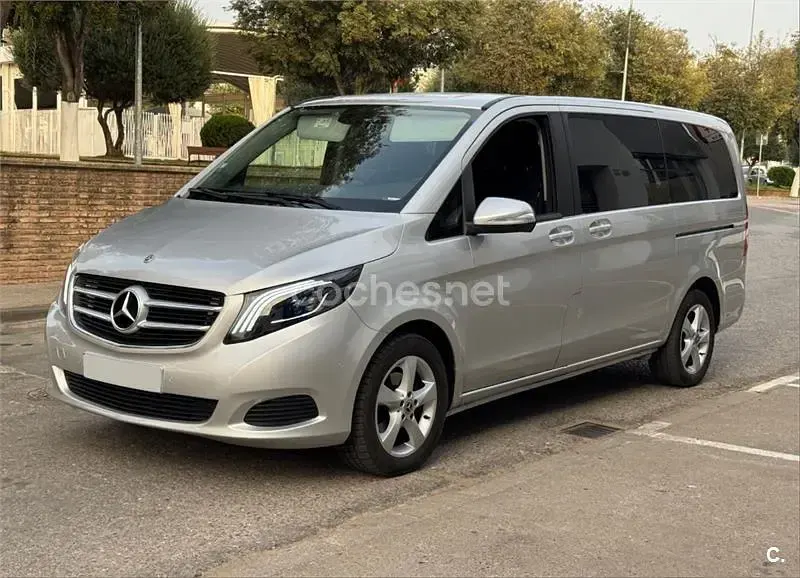 Usado Mercedes V220 Avantgarde 163 CV (119 kW) 2015 Gris / plata Monovolumen
