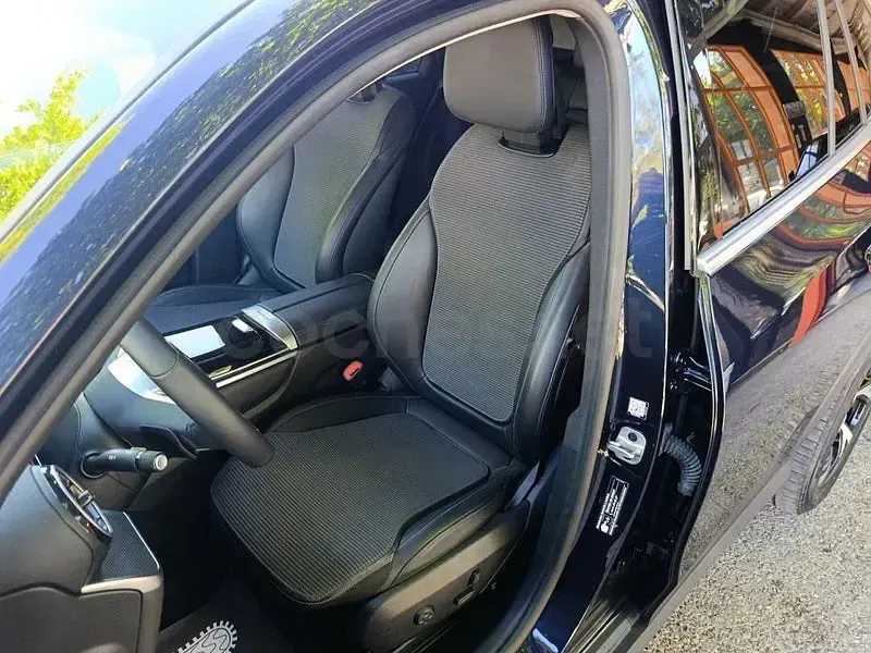 Usado Mercedes GLC300e 333 CV (244 kW) 2023 Azul SUV
