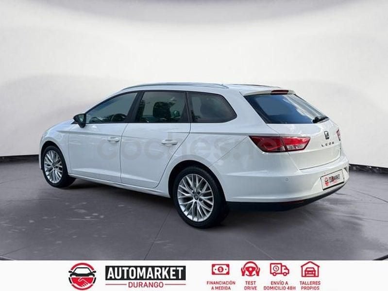 Usado Seat Leon Style 125 CV (91 kW) 2014 Blanco Familiar