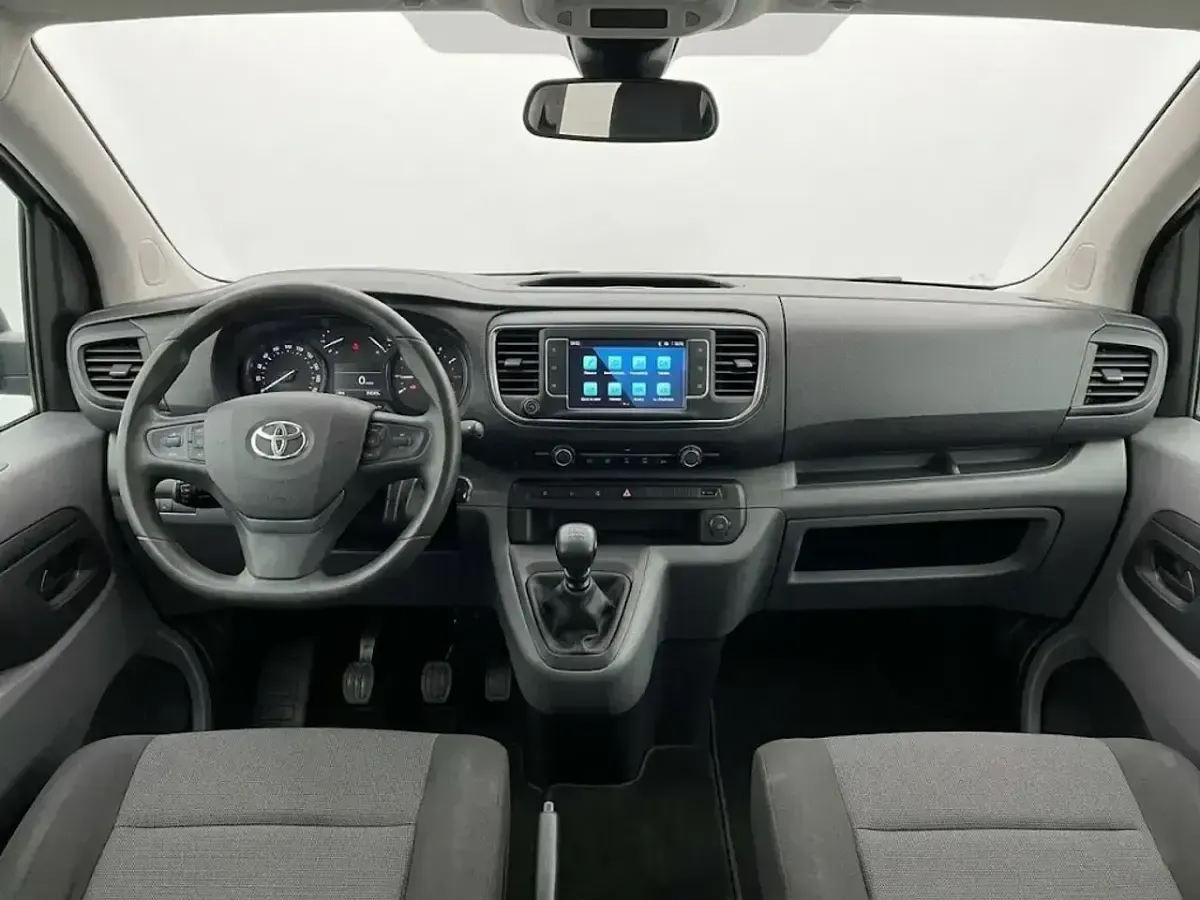 Usado Toyota Proace Plus 121 CV (88 kW) 2023 Blanco Monovolumen