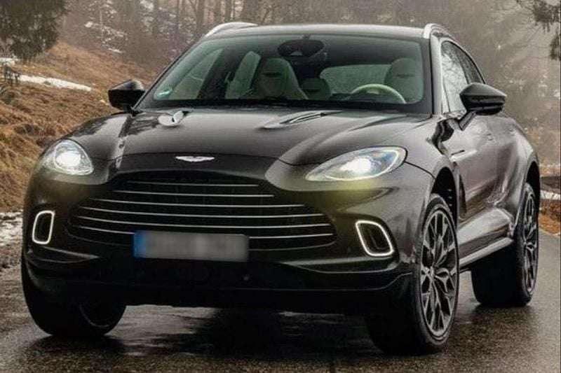 Usado Aston Martin DBX 551 CV (405 kW) 2022 Negro SUV