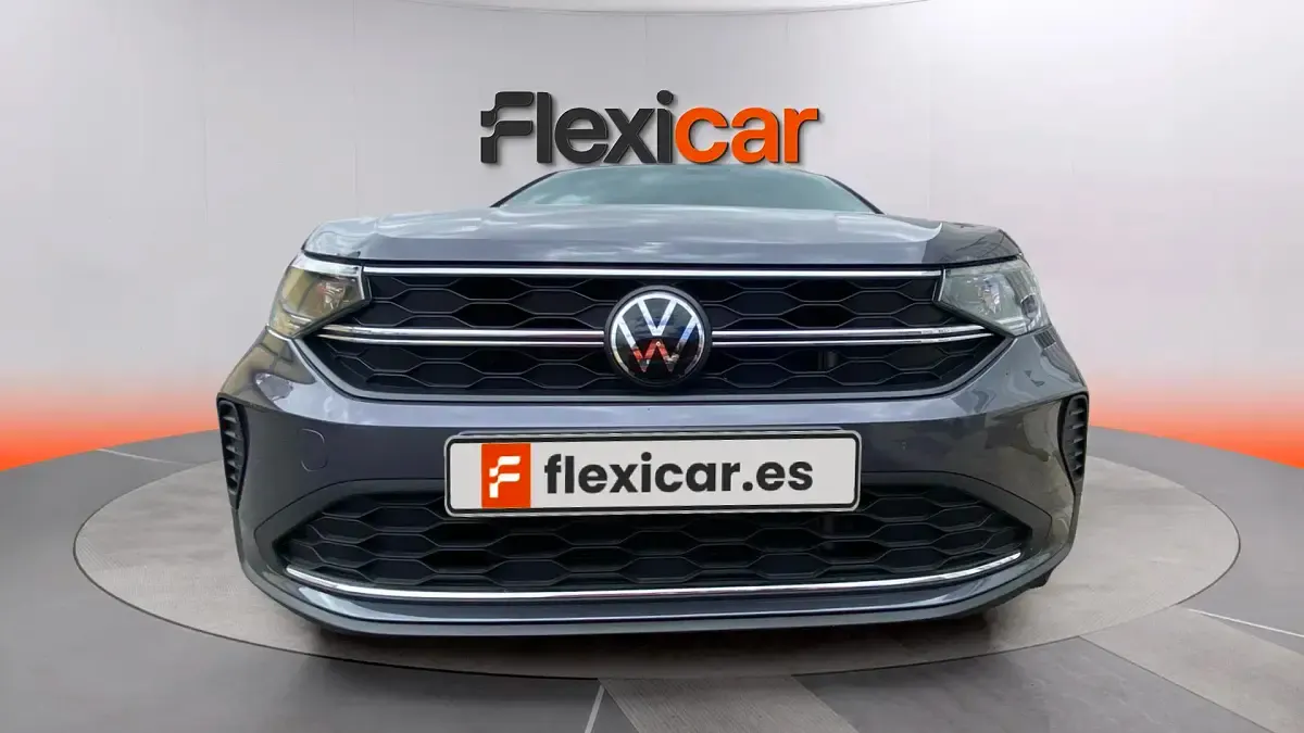 Usado VW Taigo 116 CV (85 kW) 2025 Gris SUV