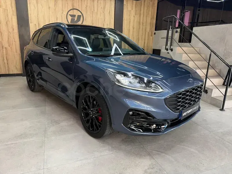 Usado Ford Kuga ST-Line X 225 CV (165 kW) 2023 Azul SUV