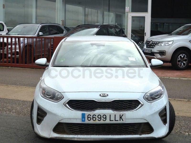 Usado Kia Ceed 101 CV (74 kW) 2021 Blanco Utilitario
