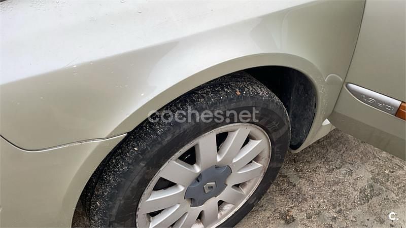 Usado Renault Laguna II Privilege 120 CV (88 kW) 2004 Beige Familiar