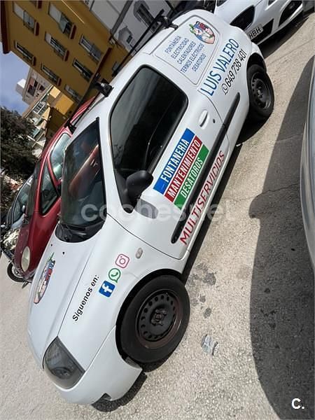 Usado Renault Clio II Authentique 85 CV (62 kW) 2007 Blanco Berlina