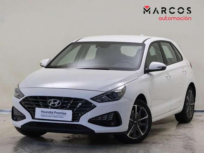Blanco Usado 2024 Hyundai i30 Utilitario | 17.900 € (Precio justo) - Imagen 1/4