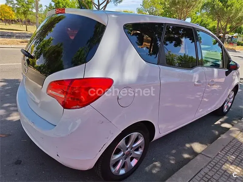 Usado Opel Meriva Selective 100 CV (73 kW) 2012 Blanco Monovolumen
