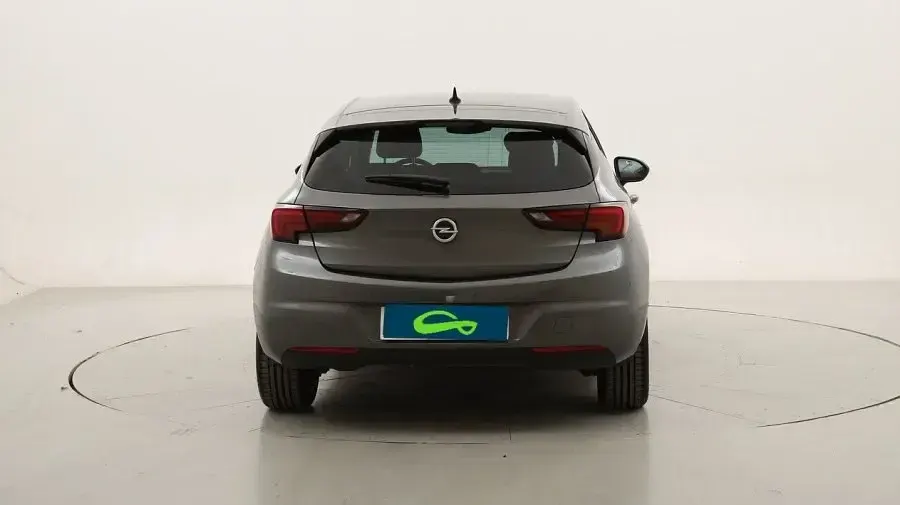 Usado Opel Astra GS Line 130 CV (95 kW) 2020