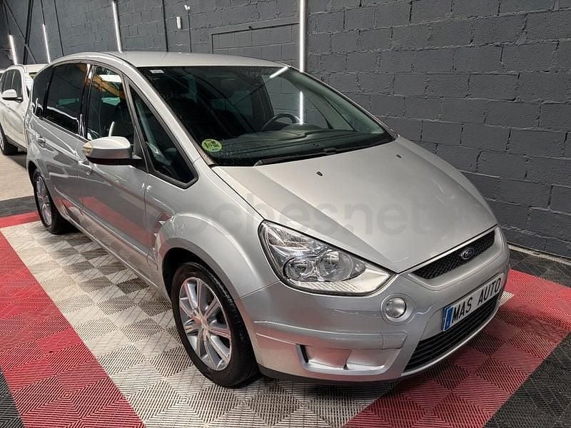 Usado Ford S-MAX Trend 140 CV (102 kW) 2007 Gris / plata Monovolumen