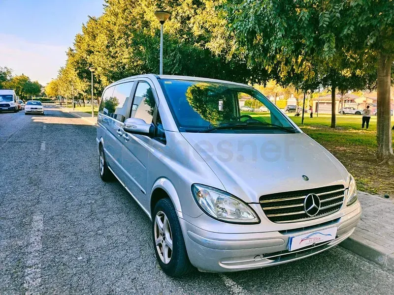 Usado Mercedes Viano 150 CV (110 kW) 2006 Gris / plata Monovolumen