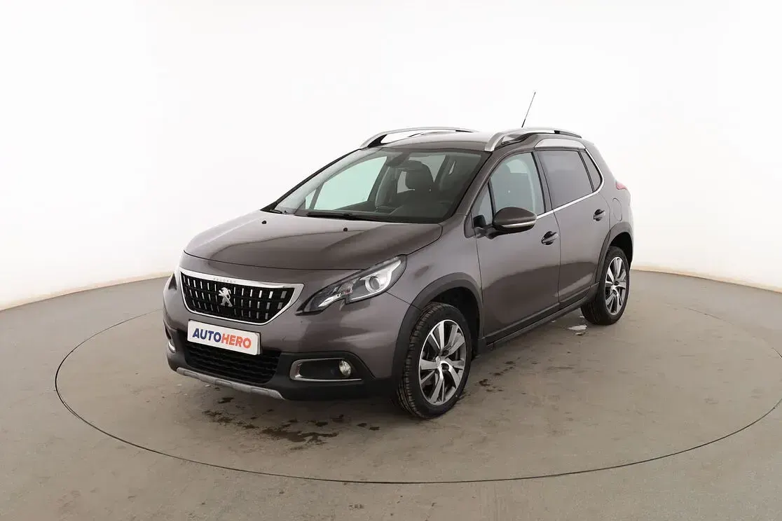 Usado Peugeot 2008 Allure 120 CV (88 kW) 2017 SUV