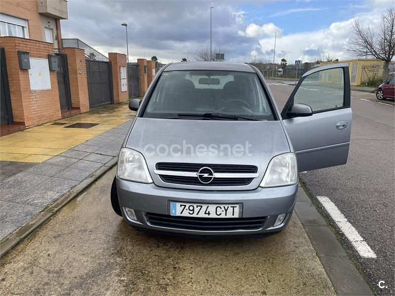 Usado Opel Meriva Enjoy 75 CV (55 kW) 2004 Gris / plata Monovolumen