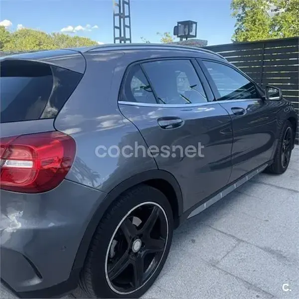 Usado Mercedes GLA220 AMG line 170 CV (125 kW) 2015 Gris / plata SUV