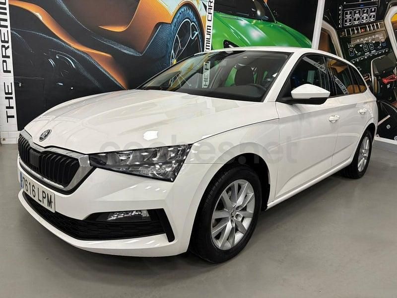 Usado Skoda 110 R Ambition 110 CV (80 kW) 2022 Blanco Berlina
