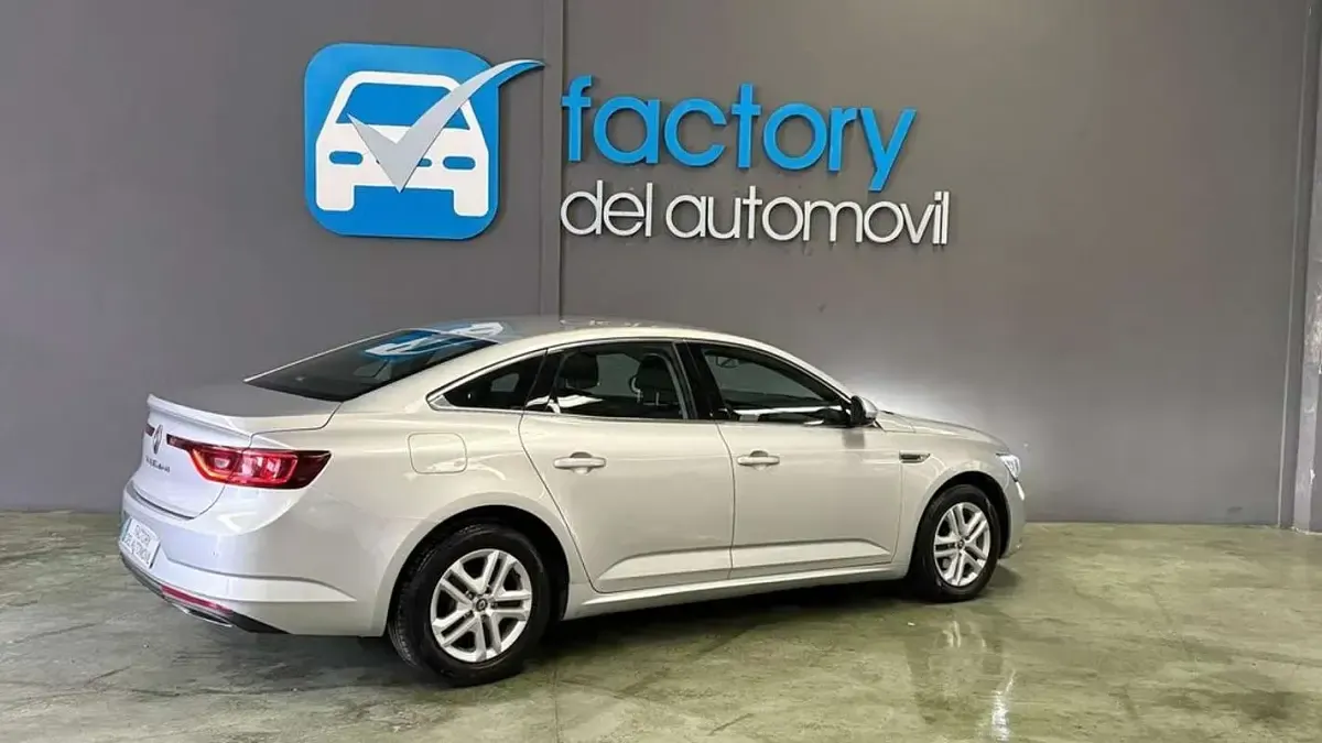 Usado Renault Talisman Business 120 CV (88 kW) 2020 Gris / plata Berlina