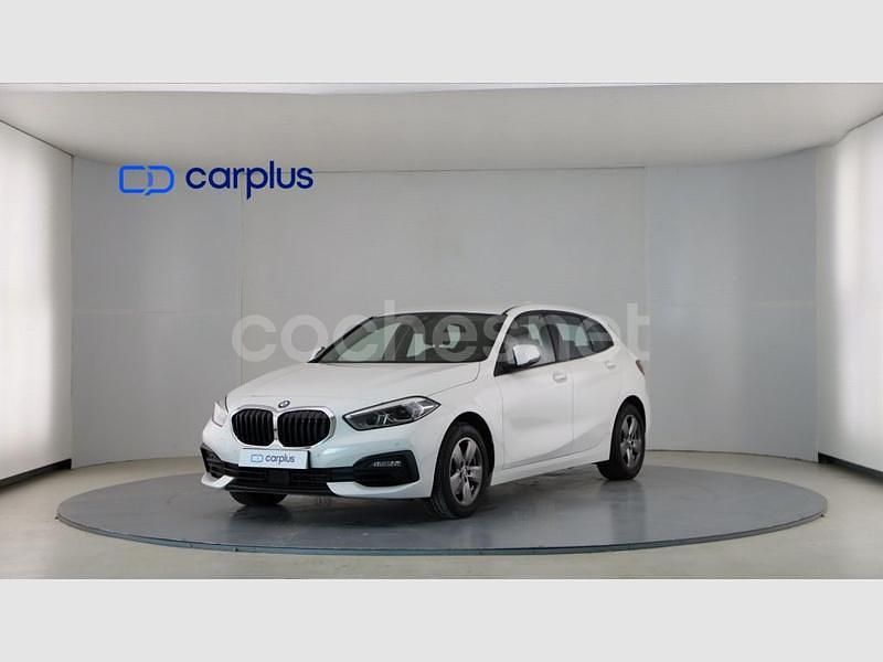 Pintura sólida alpinweiss Usado 2021 BMW 118 Utilitario | 24.790 € (Caro) - Imagen 1/4