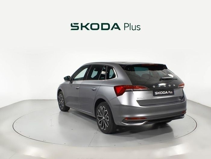 Gris Usado 2024 Skoda Scala Utilitario | 24.500 € (Caro) - Imagen 1/4