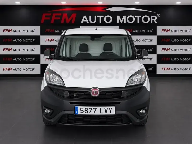 Usado Fiat Doblò Pop 95 CV (69 kW) 2022 Blanco Monovolumen