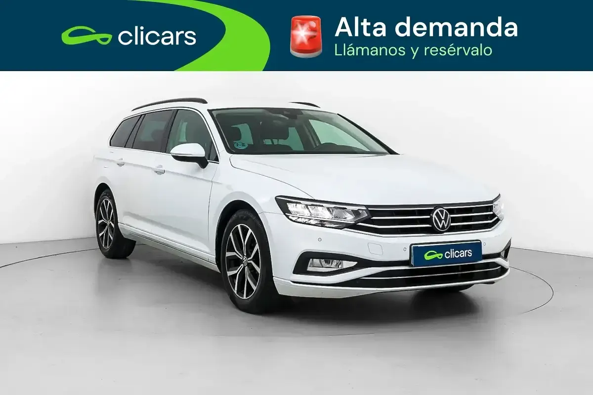 Usado VW Passat Executive 122 CV (89 kW) 2023 Blanco Familiar